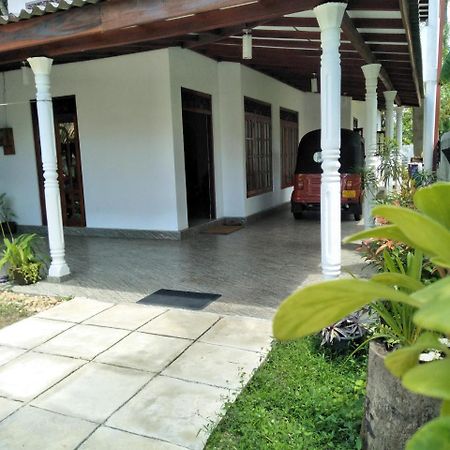 Southern Beach Surf Lodge Ahangama Dış mekan fotoğraf