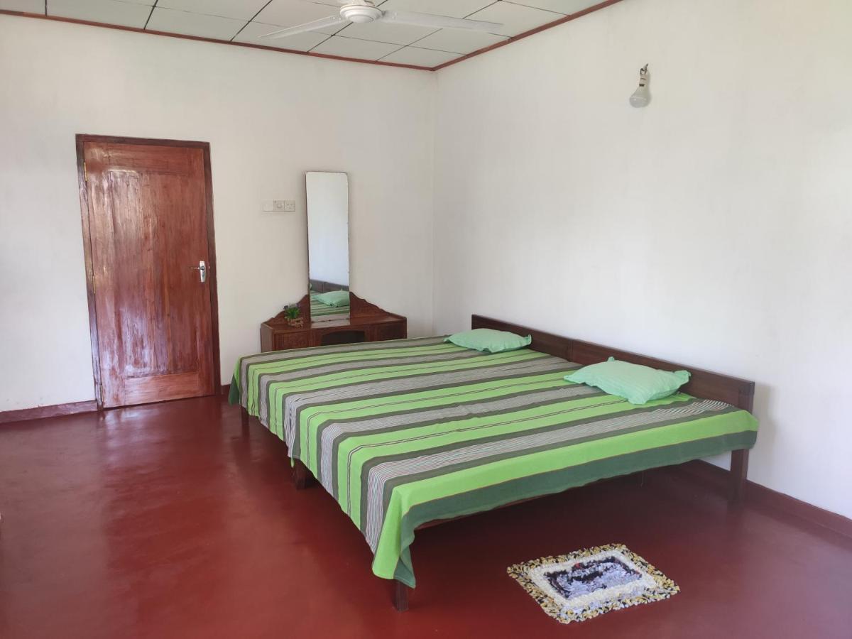 Southern Beach Surf Lodge Ahangama Dış mekan fotoğraf