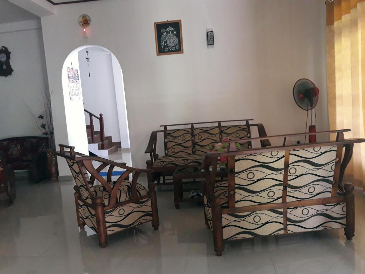 Southern Beach Surf Lodge Ahangama Dış mekan fotoğraf