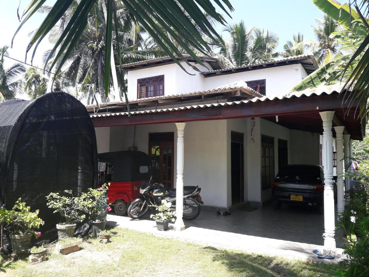 Southern Beach Surf Lodge Ahangama Dış mekan fotoğraf