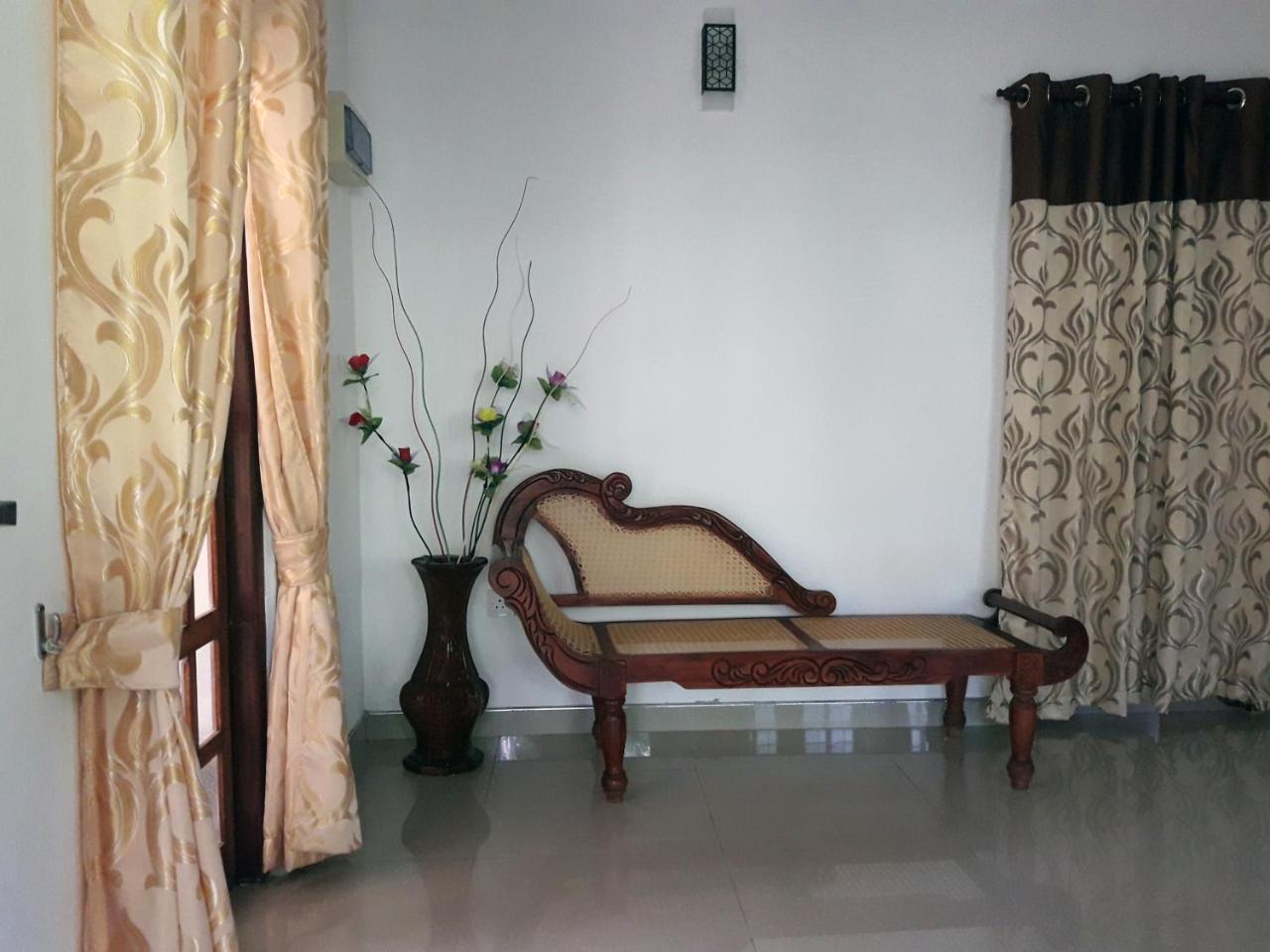 Southern Beach Surf Lodge Ahangama Dış mekan fotoğraf