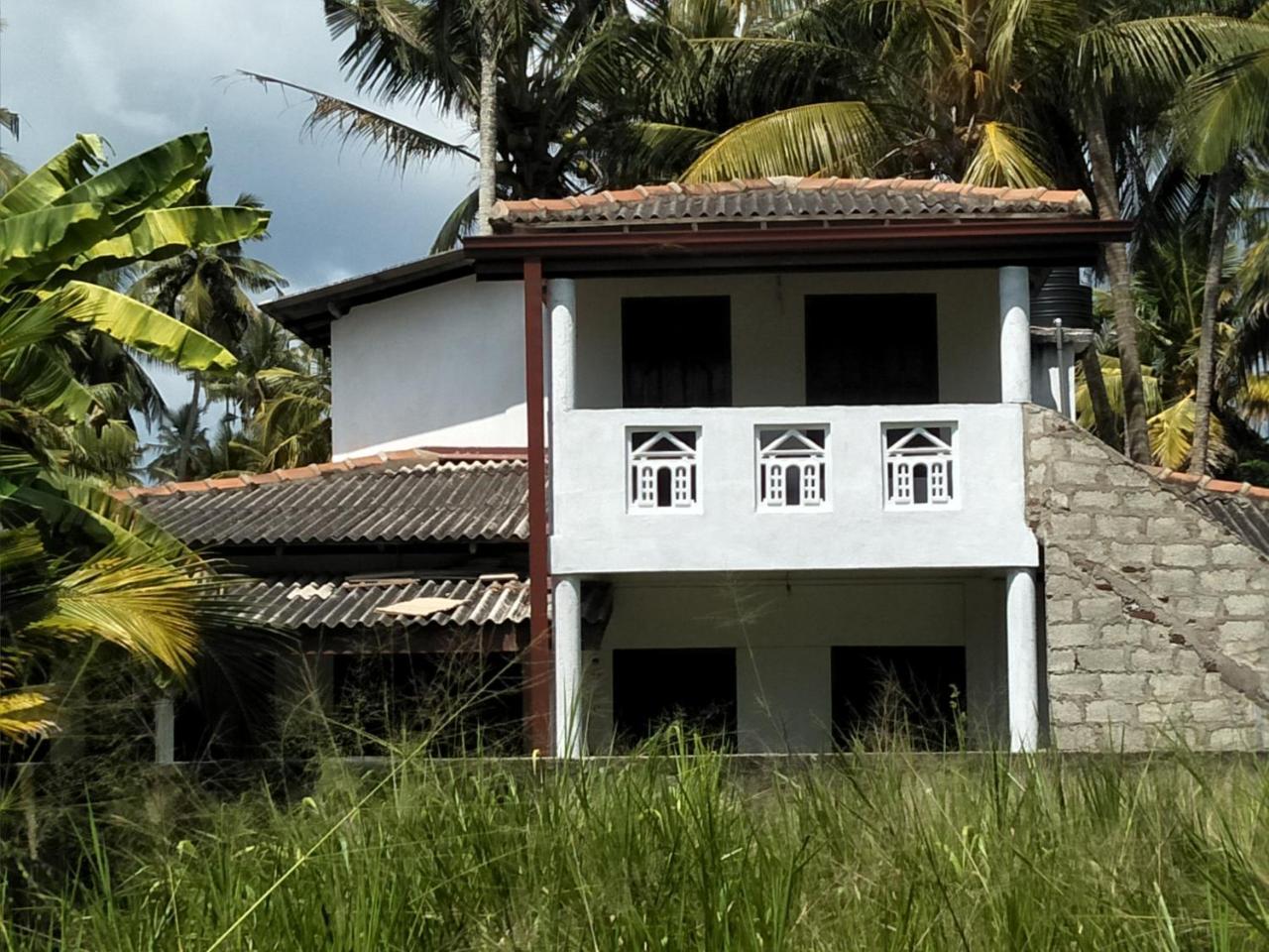 Southern Beach Surf Lodge Ahangama Dış mekan fotoğraf