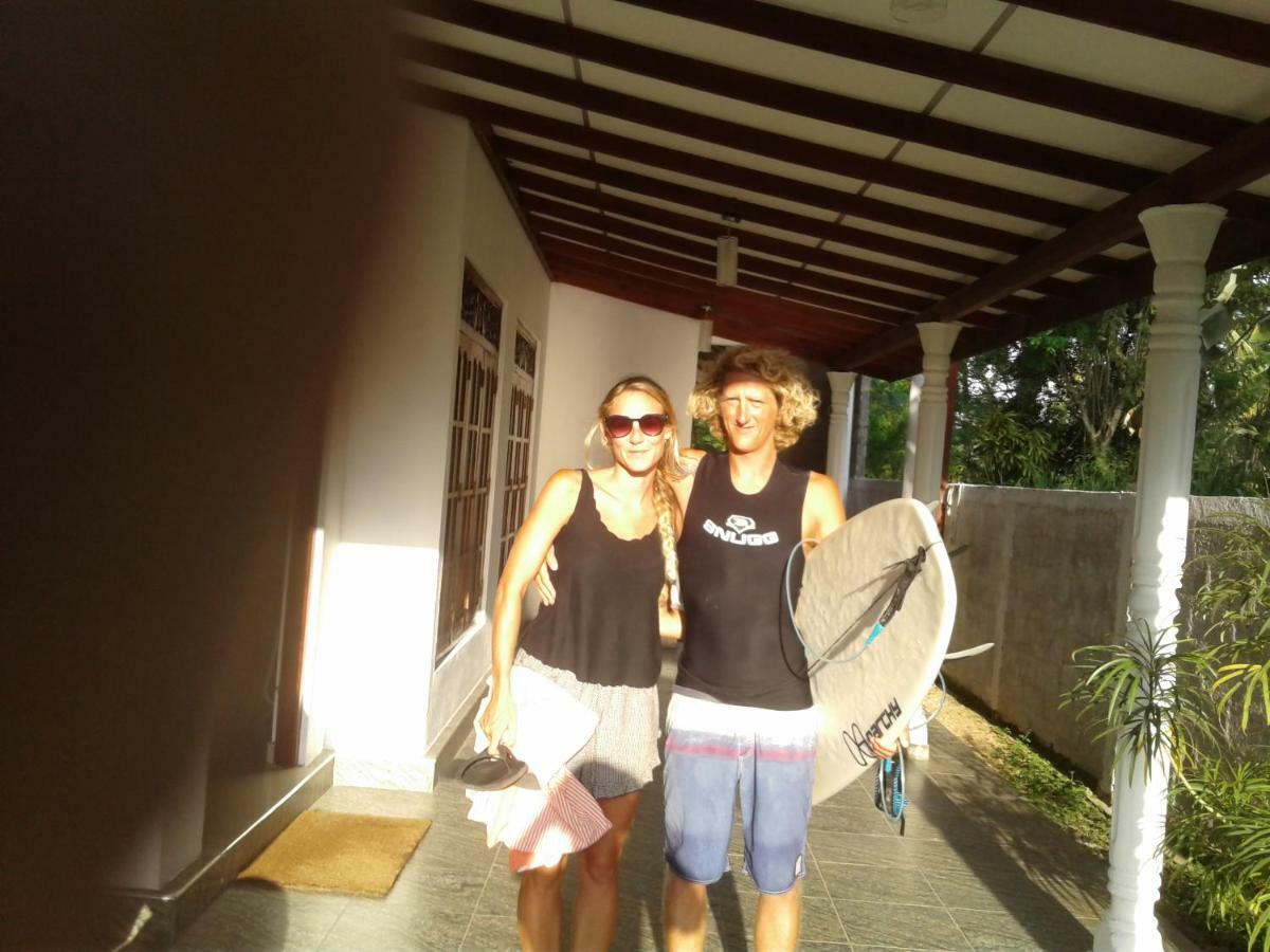 Southern Beach Surf Lodge Ahangama Dış mekan fotoğraf